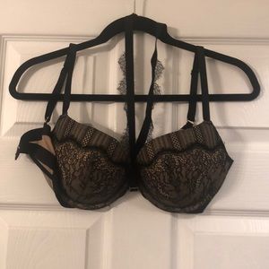 Victoria’s Secret 34D bra